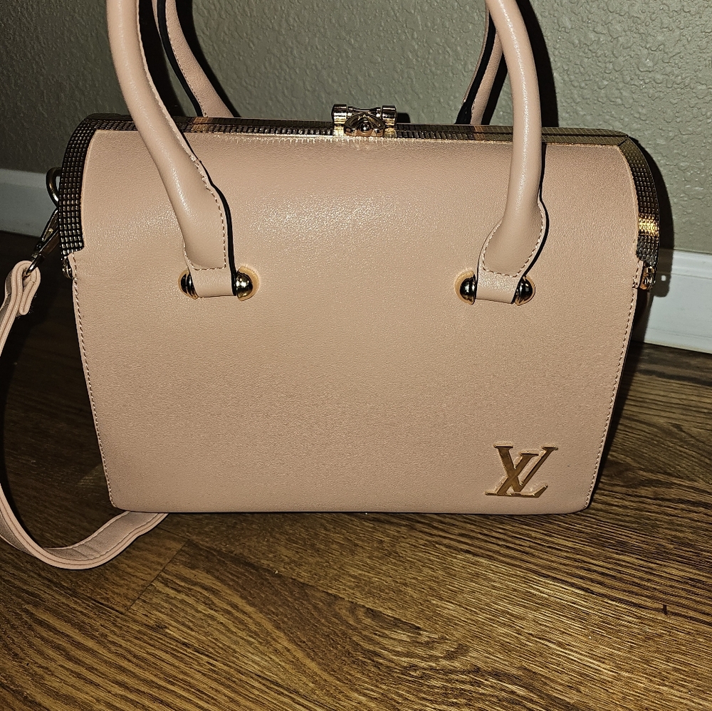 Elegant PEACH COLOR Satchel With Letters - Picture 5 of 10